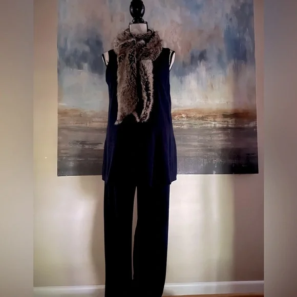 Host’s Pick🦋🌸 2pc navy blue jersey knit top and pant - Picture 3 of 16